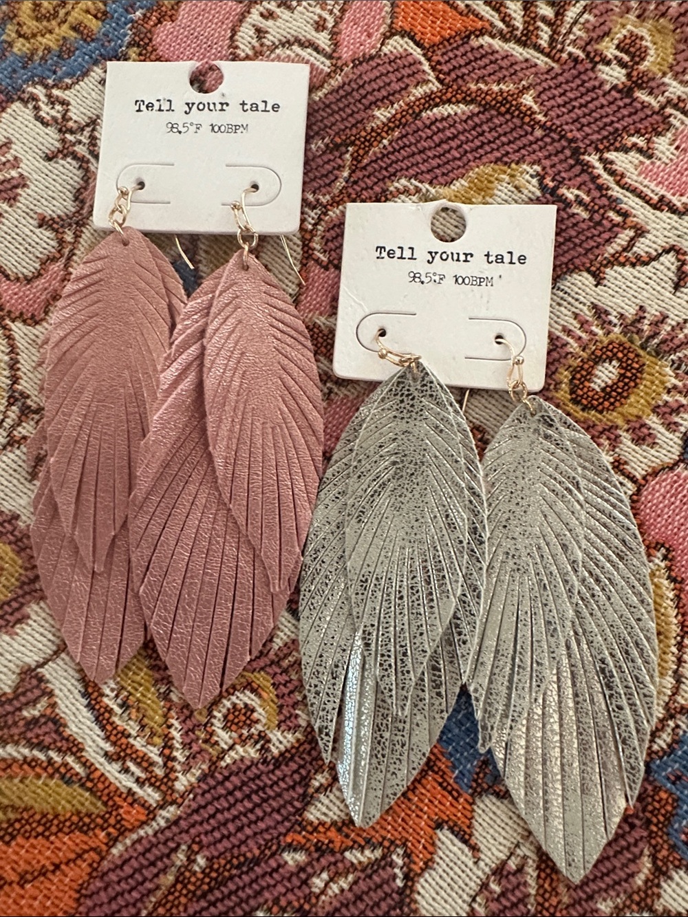 2pair Glitter Feather Drop leather Earrings - Silver & pink